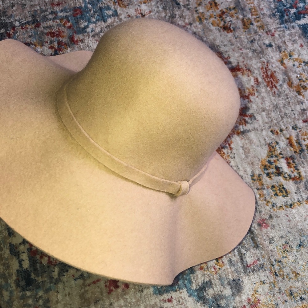 100% wool hat